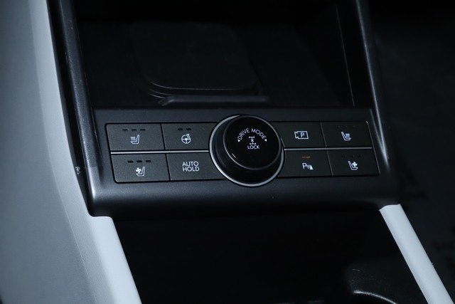 Vehicle image 32 of 46