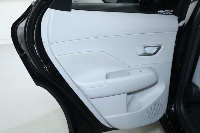 Vehicle image 18 of 46