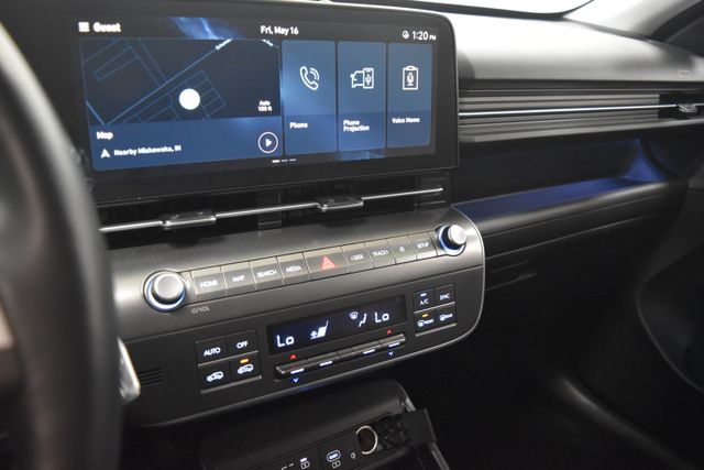 Vehicle image 13 of 20