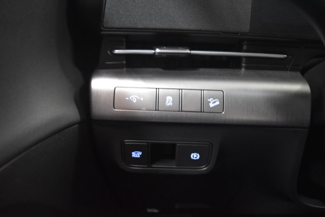Vehicle image 16 of 20
