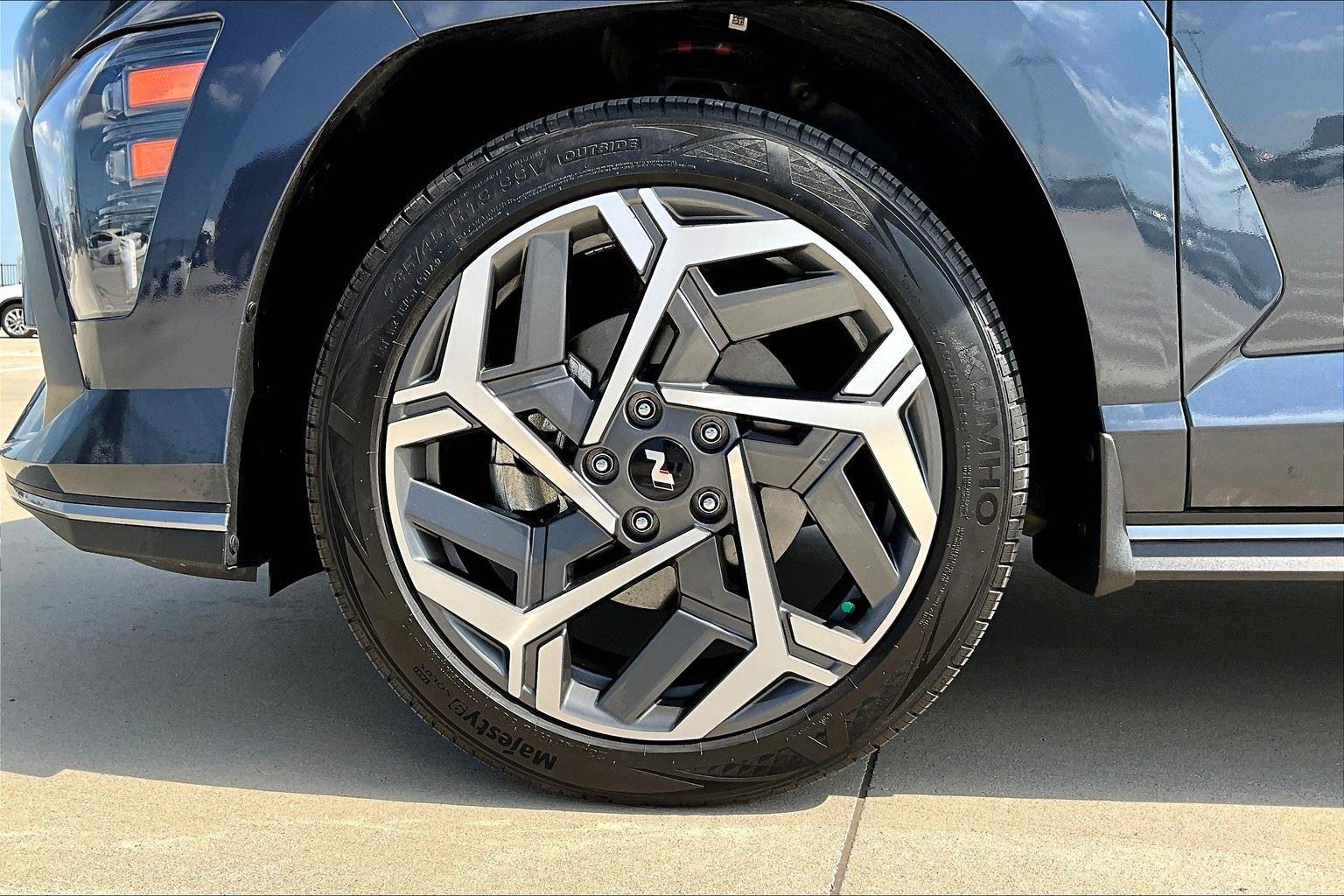 Vehicle image 8 of 39