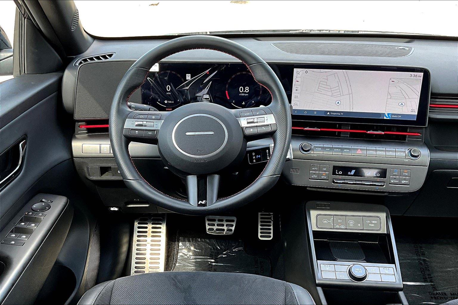 Vehicle image 16 of 39
