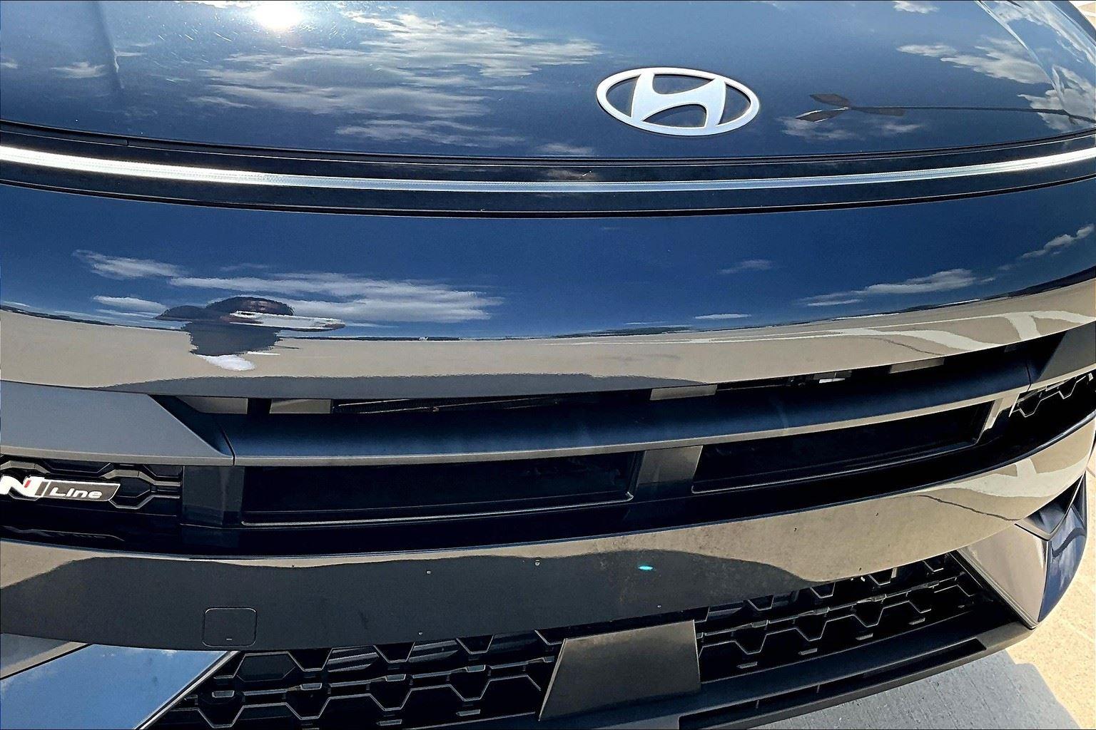 Vehicle image 29 of 39