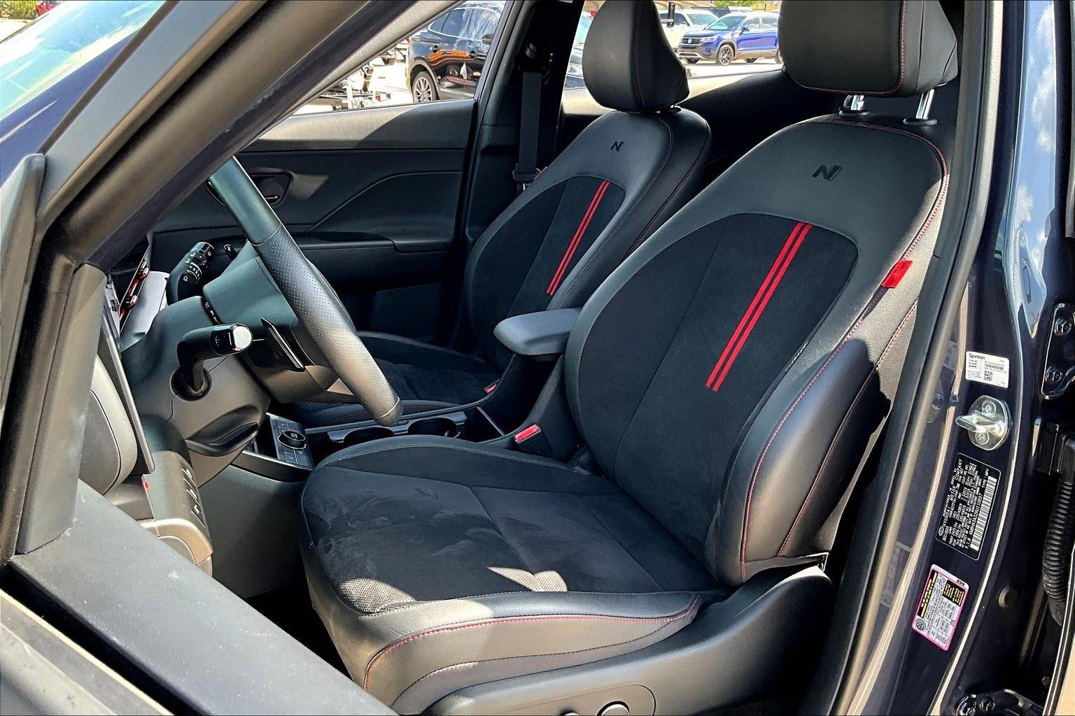 Vehicle image 11 of 39