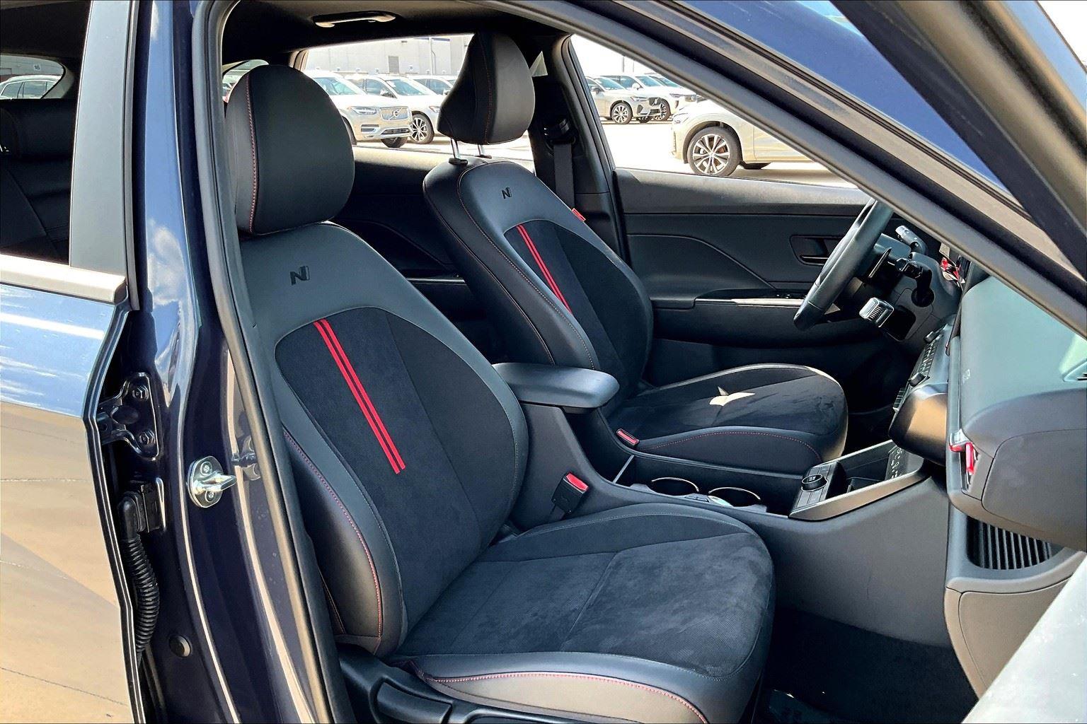 Vehicle image 9 of 39