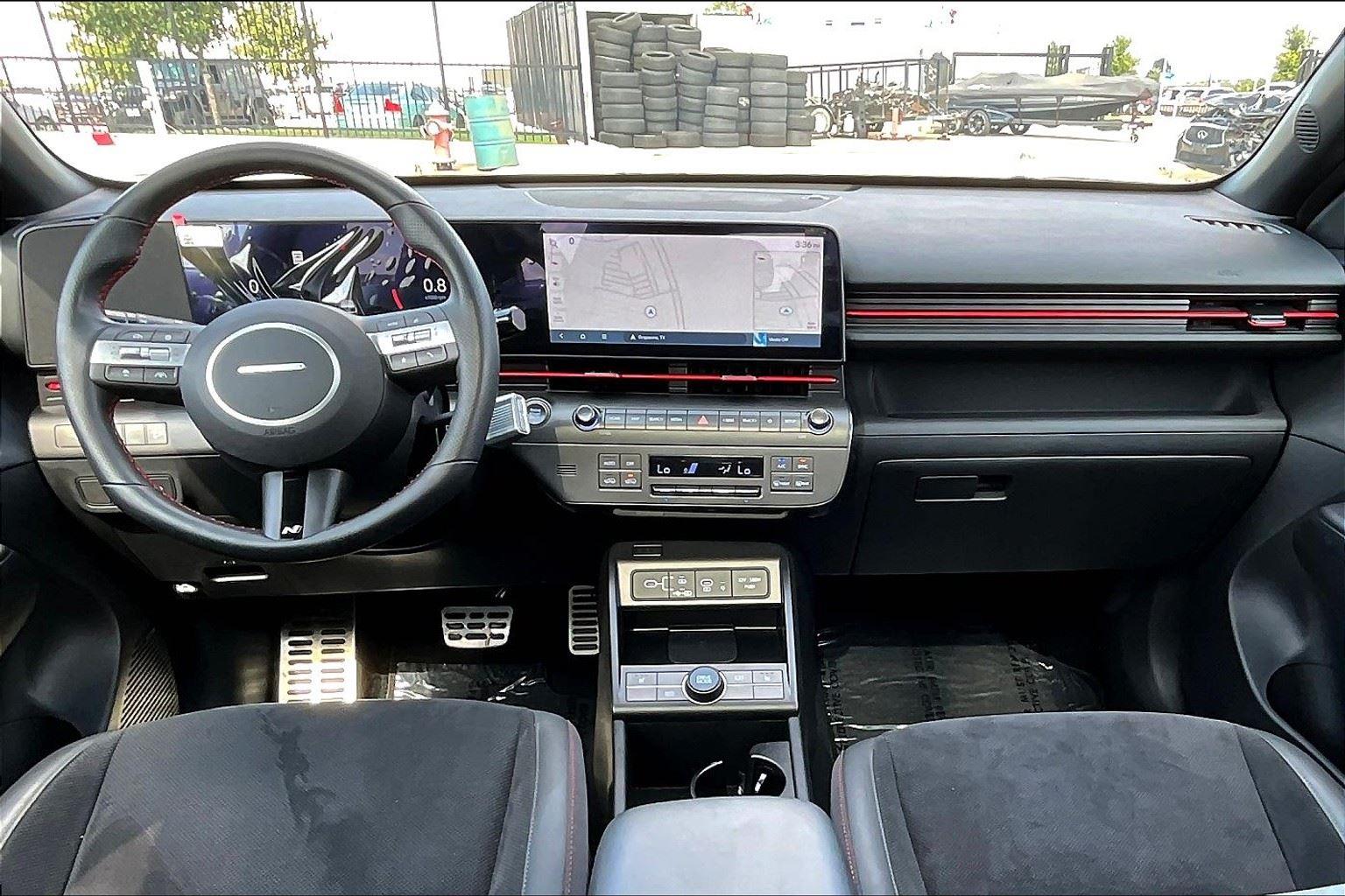 Vehicle image 13 of 39
