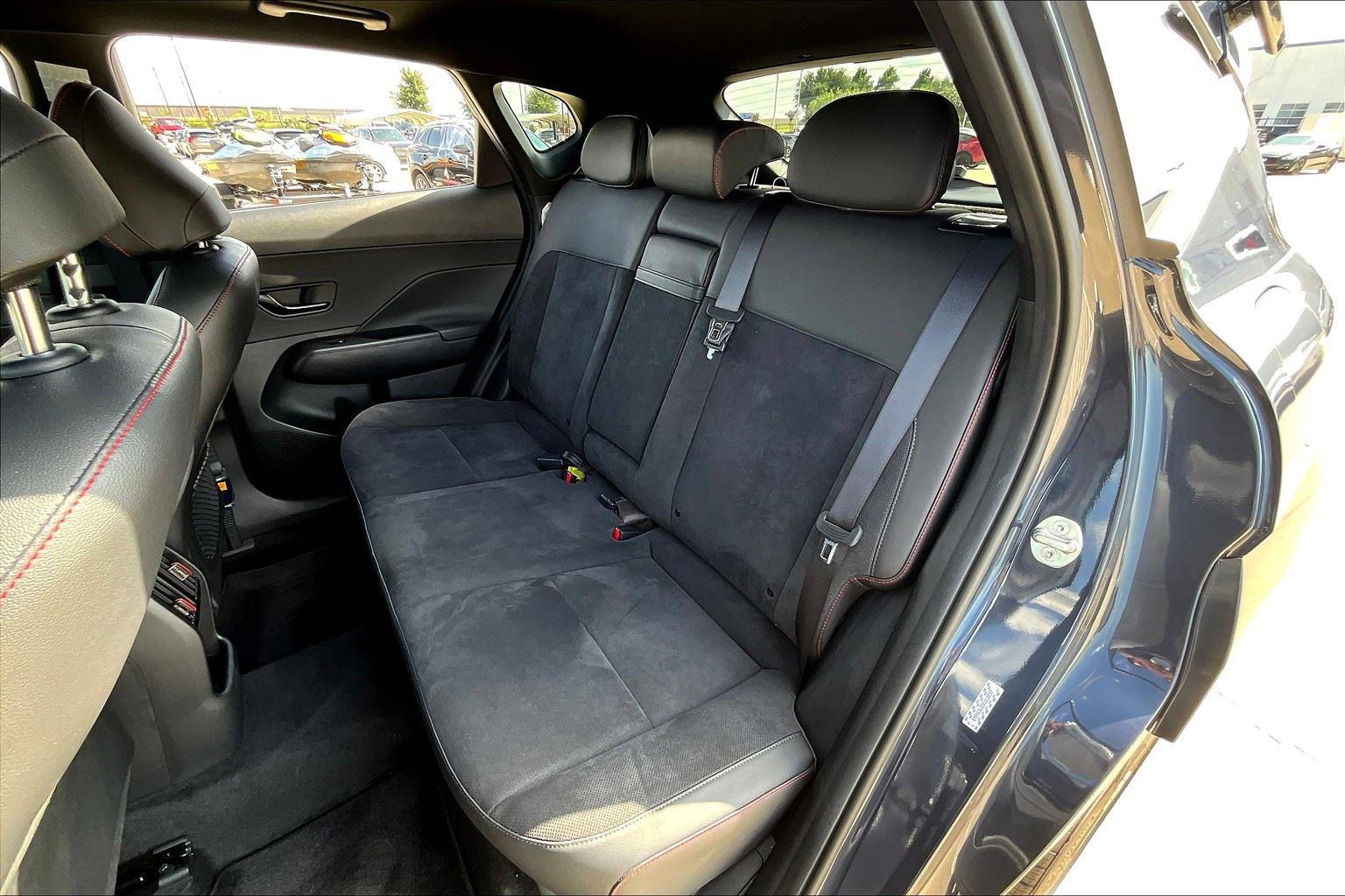 Vehicle image 12 of 39
