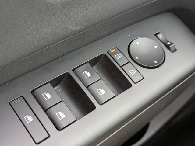Vehicle image 23 of 36