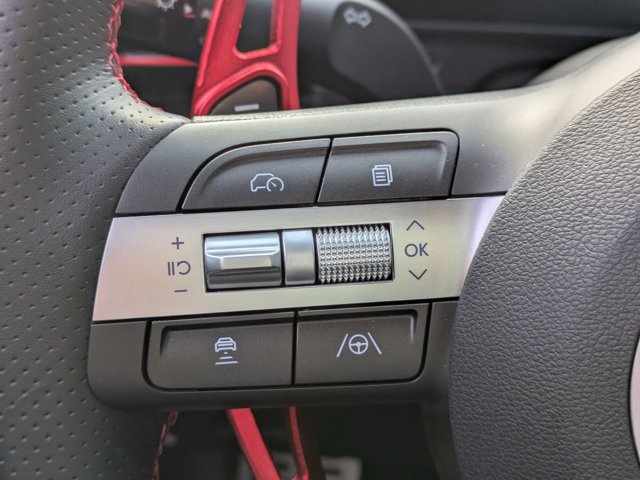 Vehicle image 25 of 36