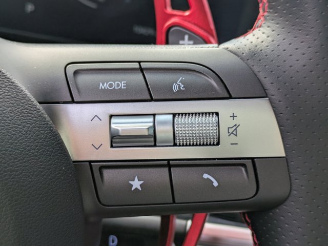 Vehicle image 26 of 36