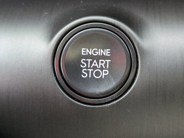 Vehicle image 35 of 36