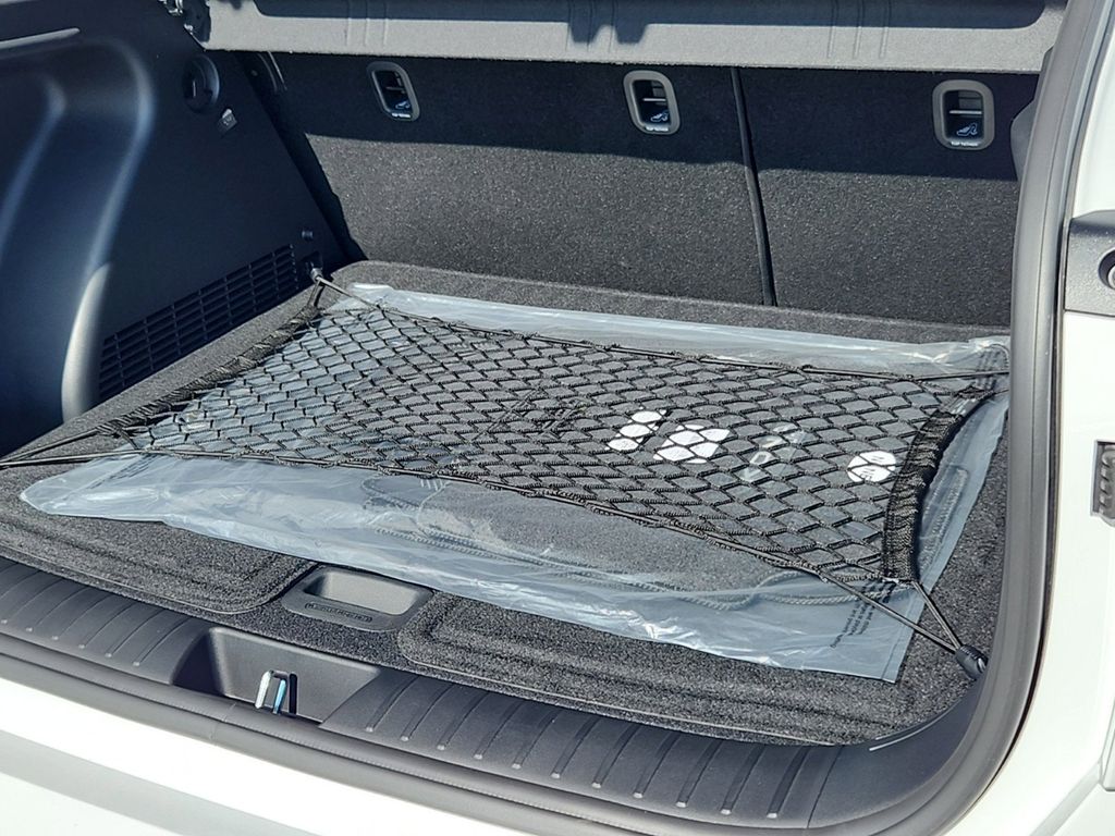 Vehicle image 10 of 29