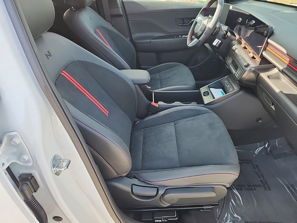 Vehicle image 27 of 29