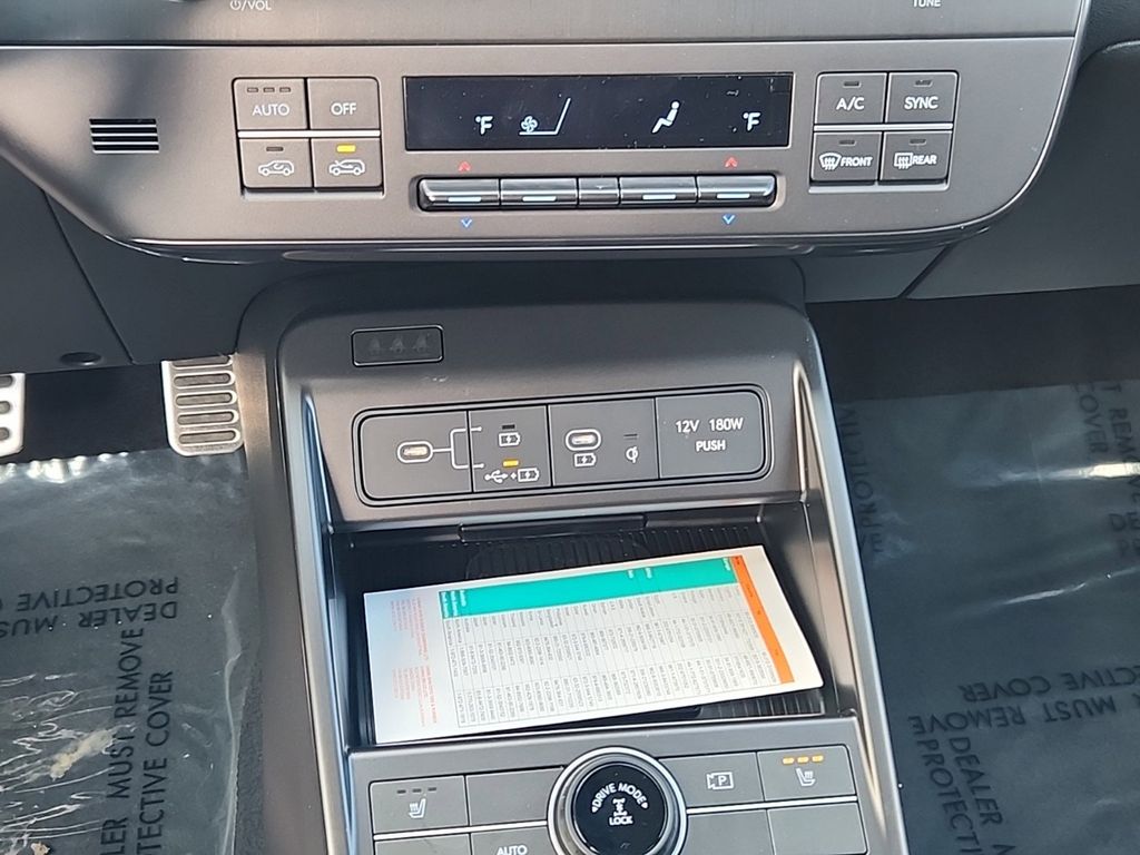 Vehicle image 25 of 29