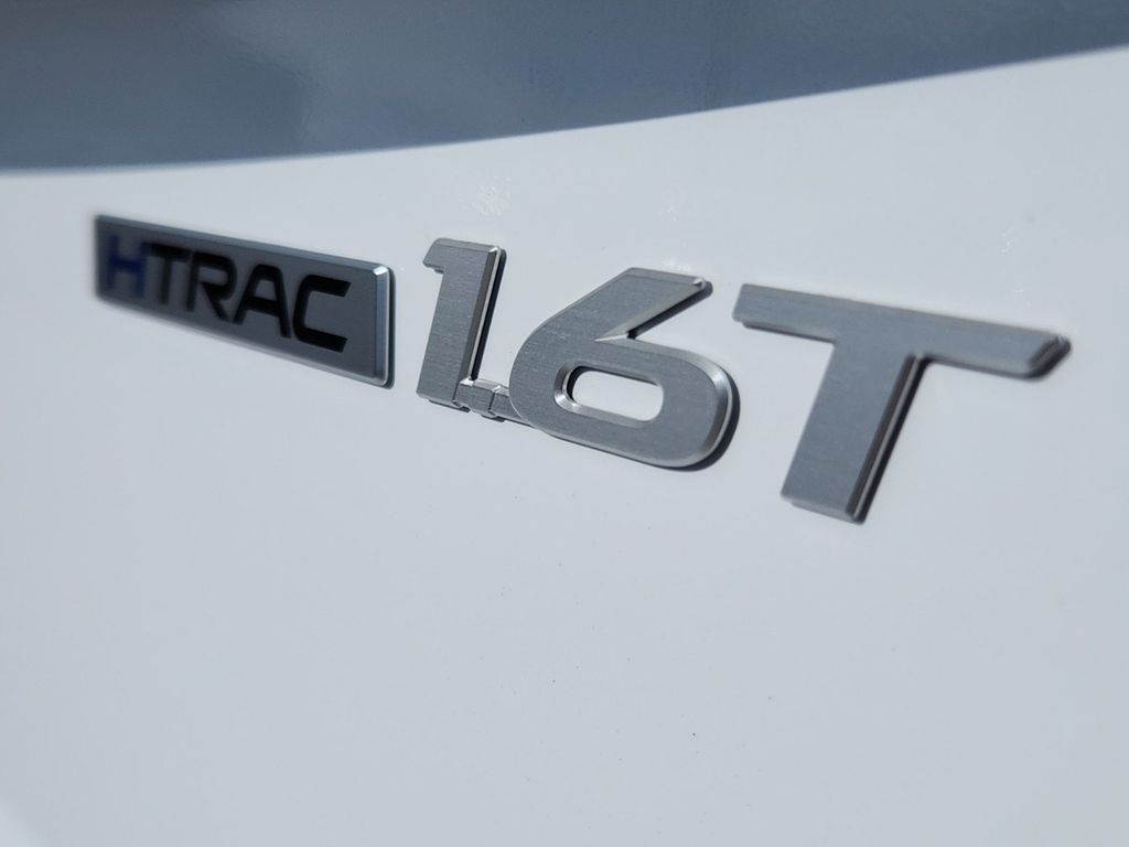 Vehicle image 8 of 29