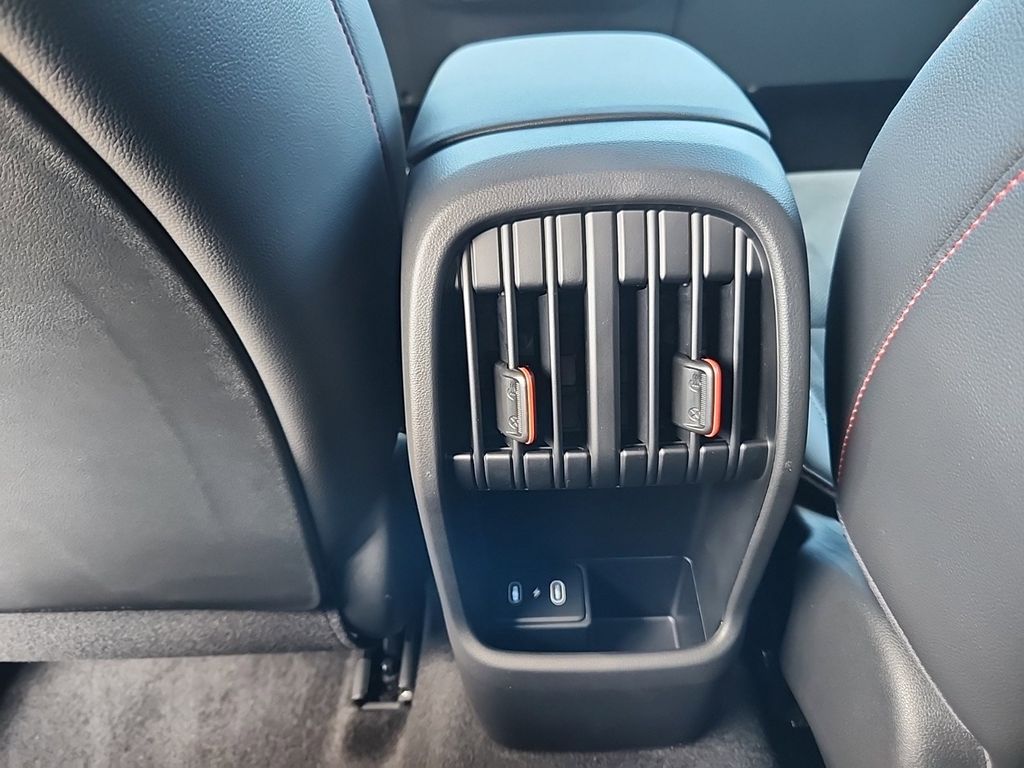 Vehicle image 19 of 29
