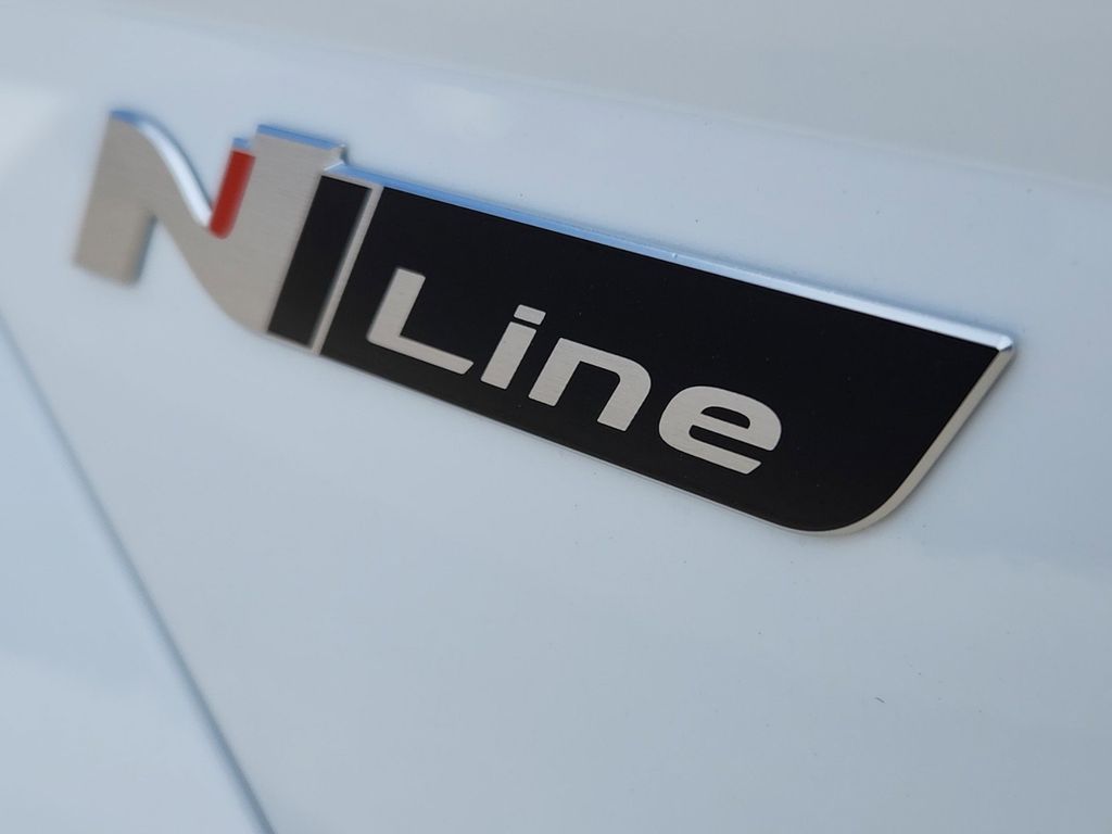 Vehicle image 11 of 29