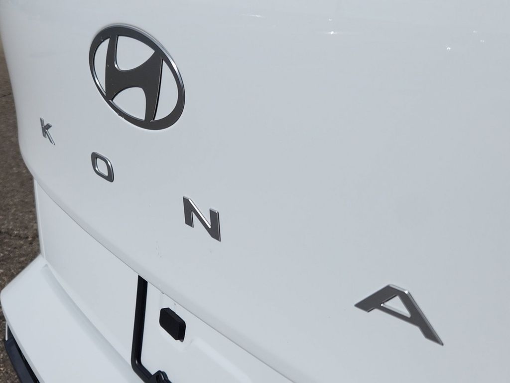 Vehicle image 9 of 29