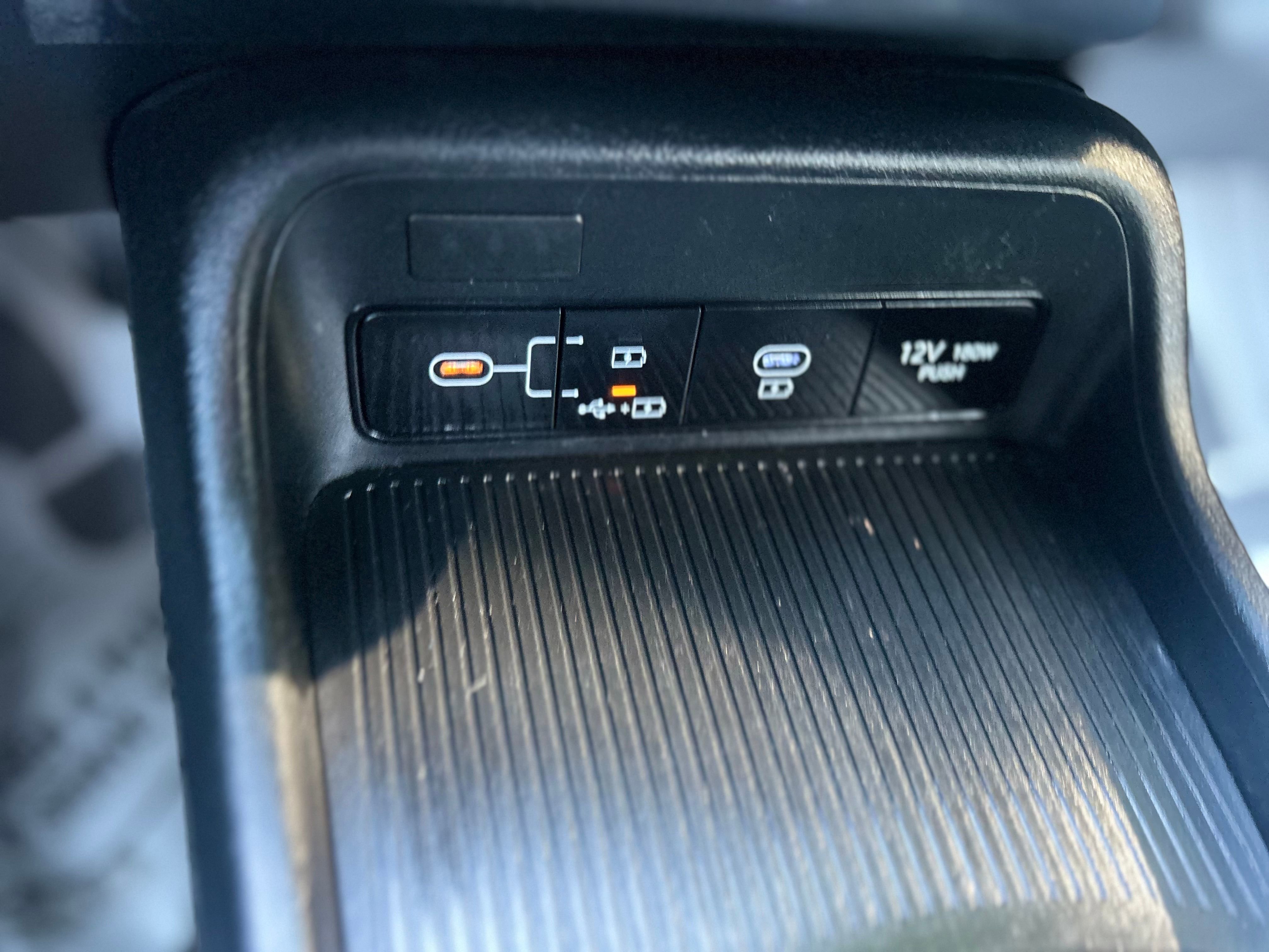 Vehicle image 22 of 25