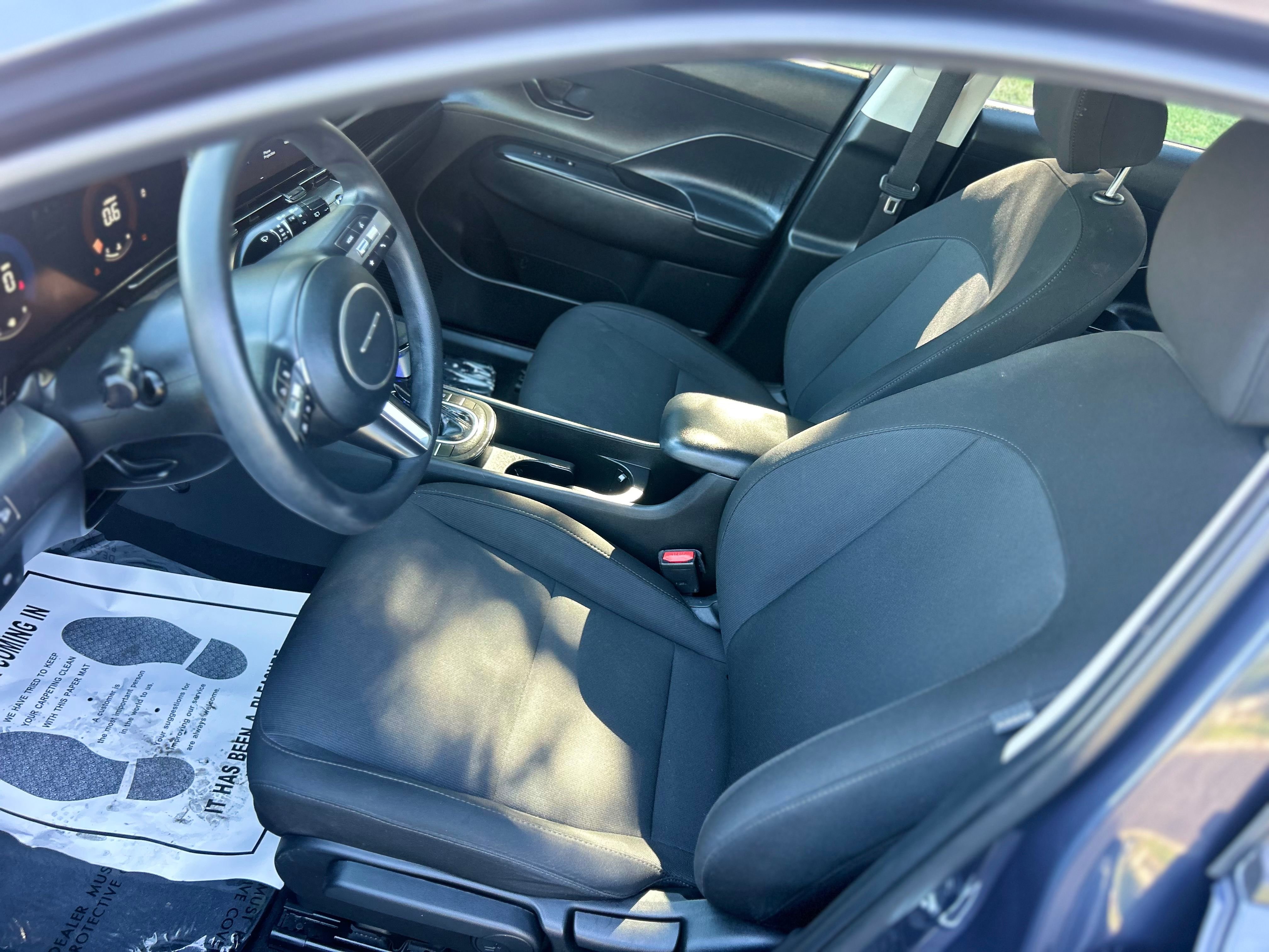 Vehicle image 13 of 25