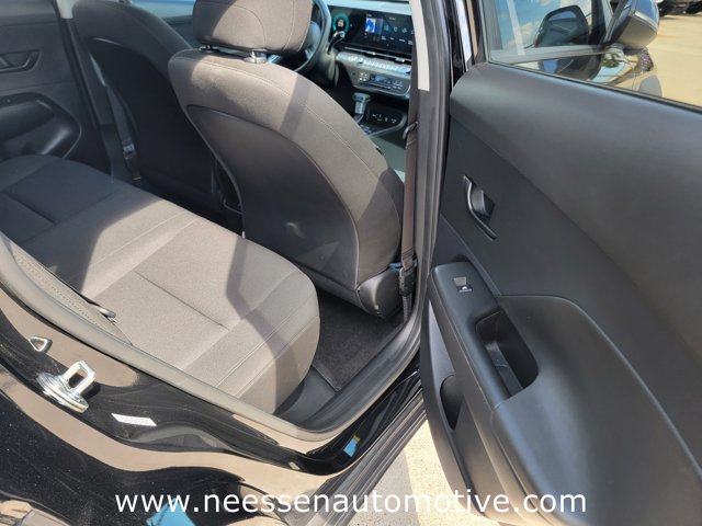 2024 Hyundai Kona SEL Image 16 of 34