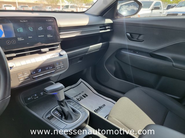 2024 Hyundai Kona SEL Image 18 of 34