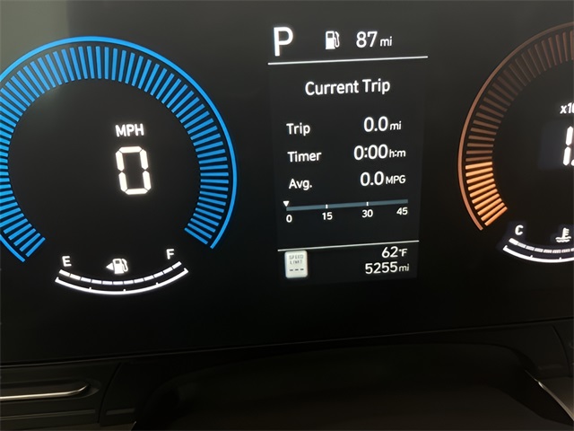 Vehicle image 17 of 24