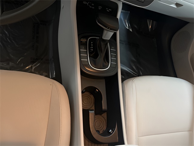Vehicle image 15 of 24