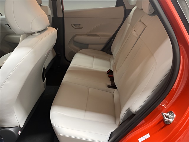 Vehicle image 11 of 24