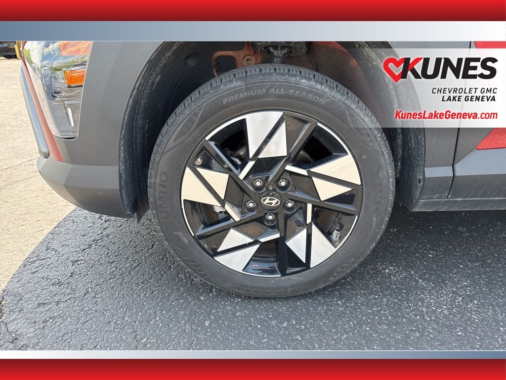 Vehicle image 10 of 44