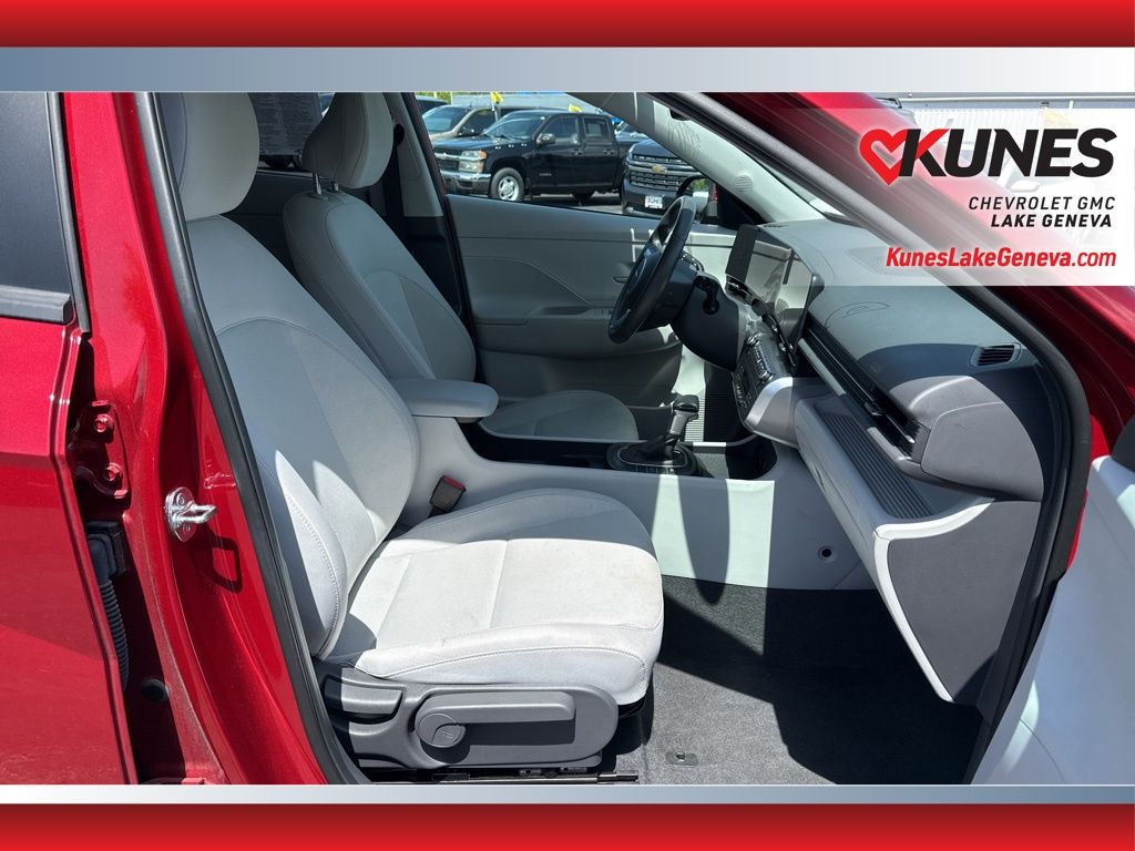 Vehicle image 18 of 44