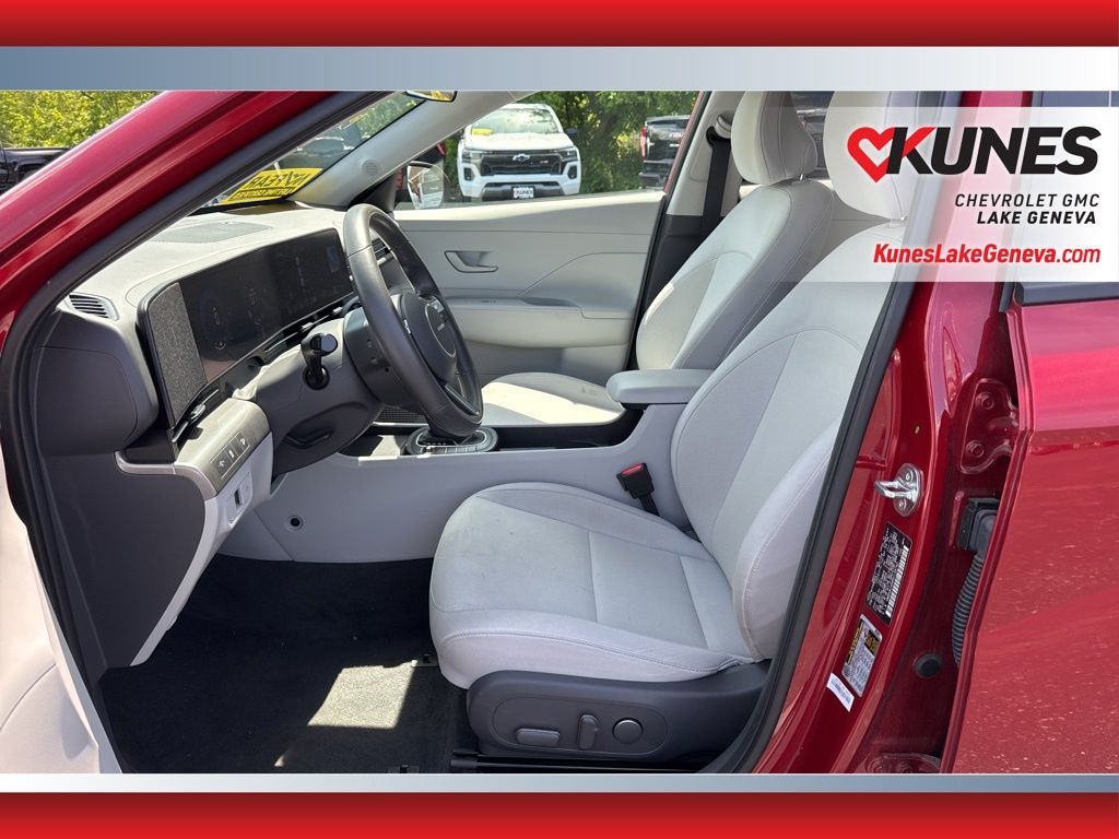 Vehicle image 11 of 44