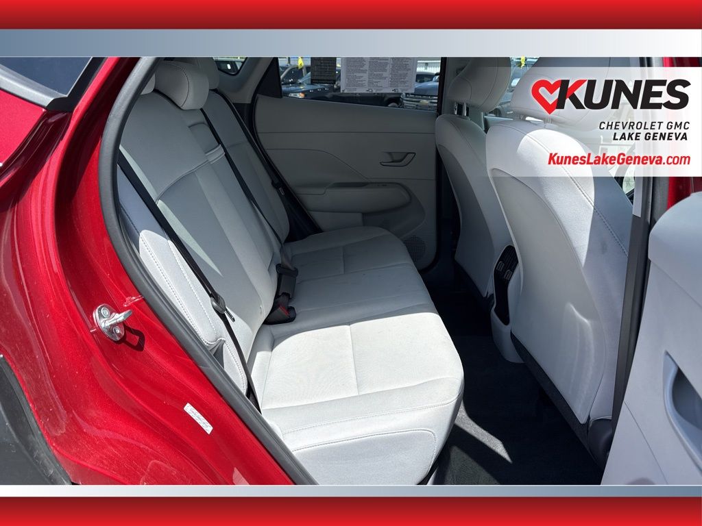 Vehicle image 15 of 44