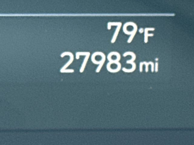 Vehicle image 27 of 31