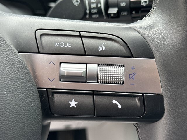 Vehicle image 25 of 31