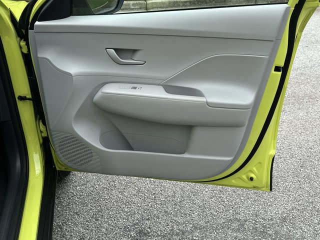 Vehicle image 15 of 31