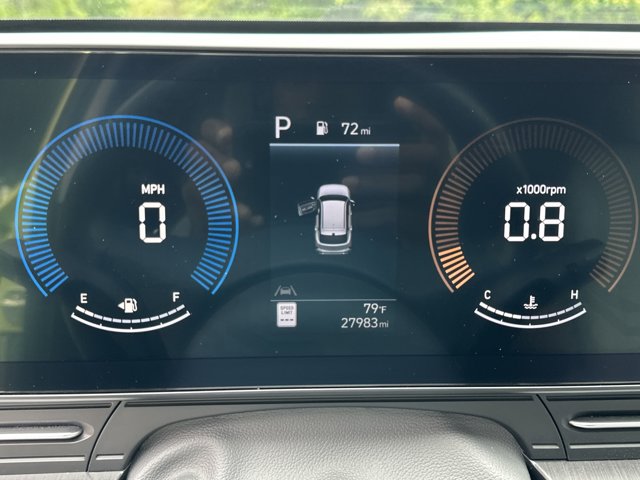 Vehicle image 26 of 31