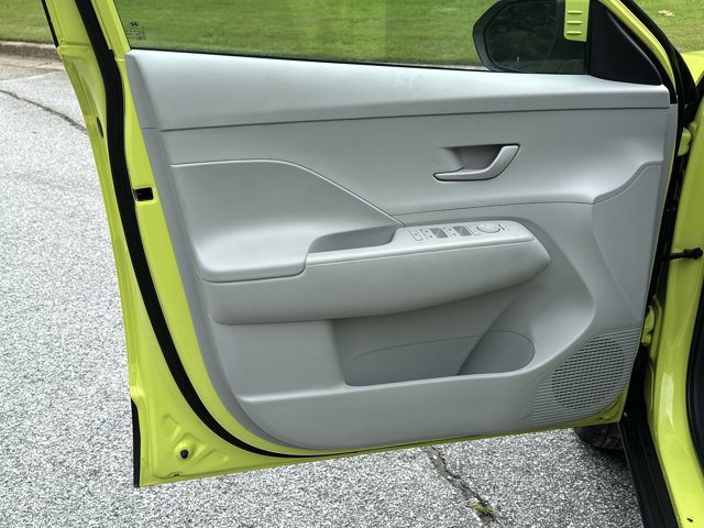 Vehicle image 11 of 31