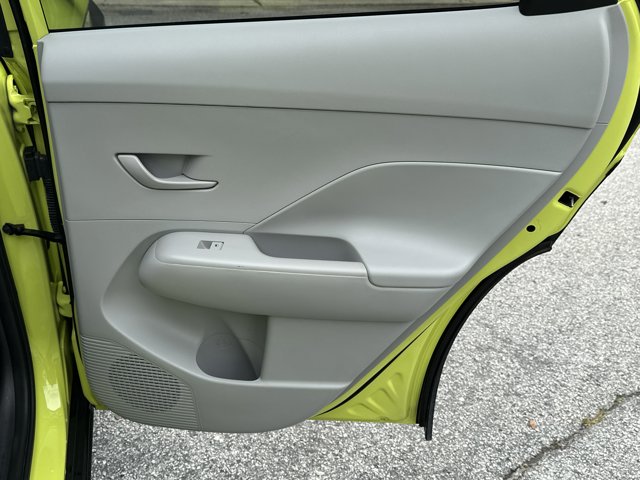 Vehicle image 7 of 31