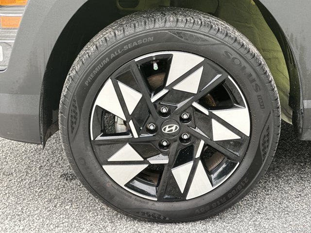 Vehicle image 12 of 31