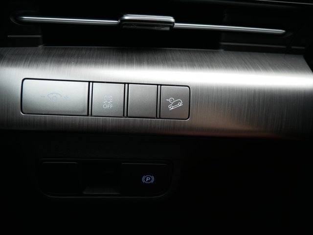 Vehicle image 26 of 36