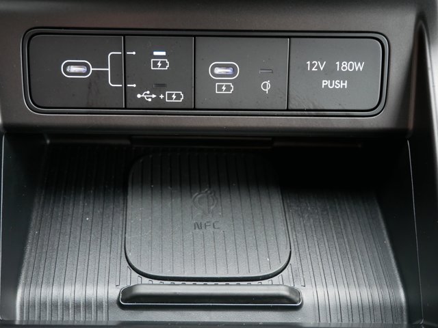 Vehicle image 29 of 36