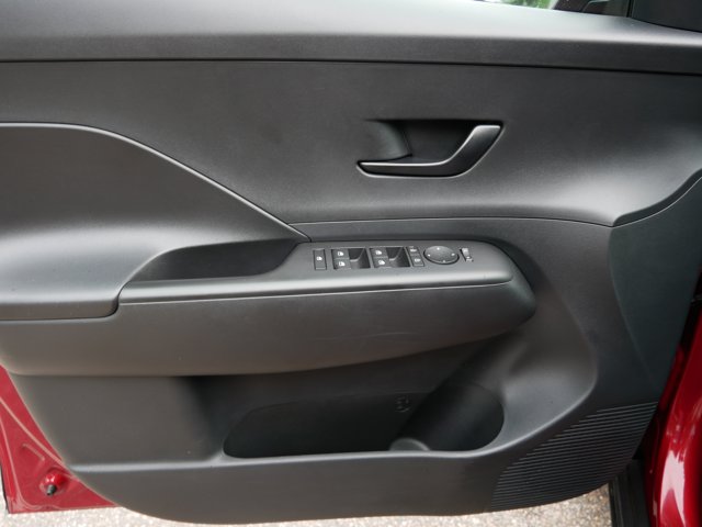 Vehicle image 31 of 36