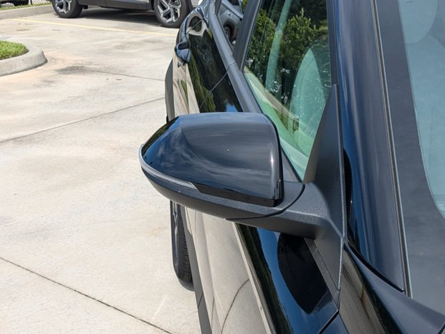 Vehicle image 8 of 28
