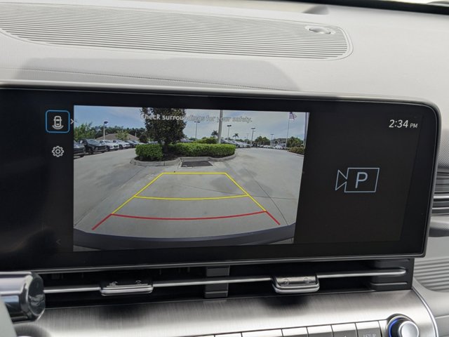 Vehicle image 24 of 28