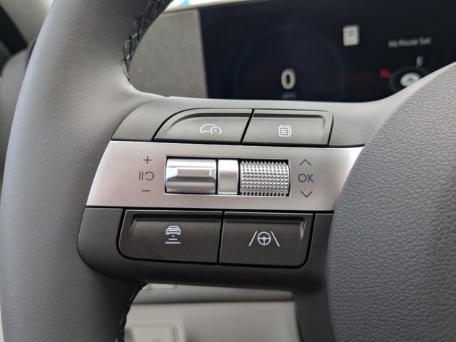 Vehicle image 19 of 28