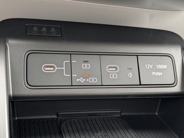 Vehicle image 26 of 28