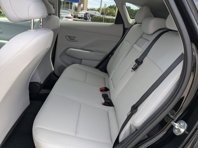 Vehicle image 15 of 28