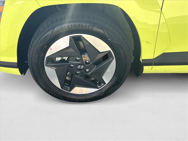 2024 Hyundai Kona Electric SEL Image 8 of 18