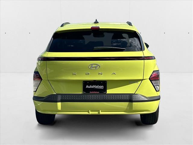 2024 Hyundai Kona Electric SEL Image 5 of 18